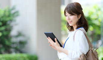 予約完了と同時に自動的にメールを配信
